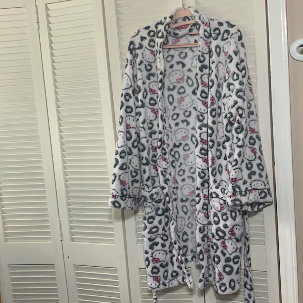 Hello kitty bathrobe